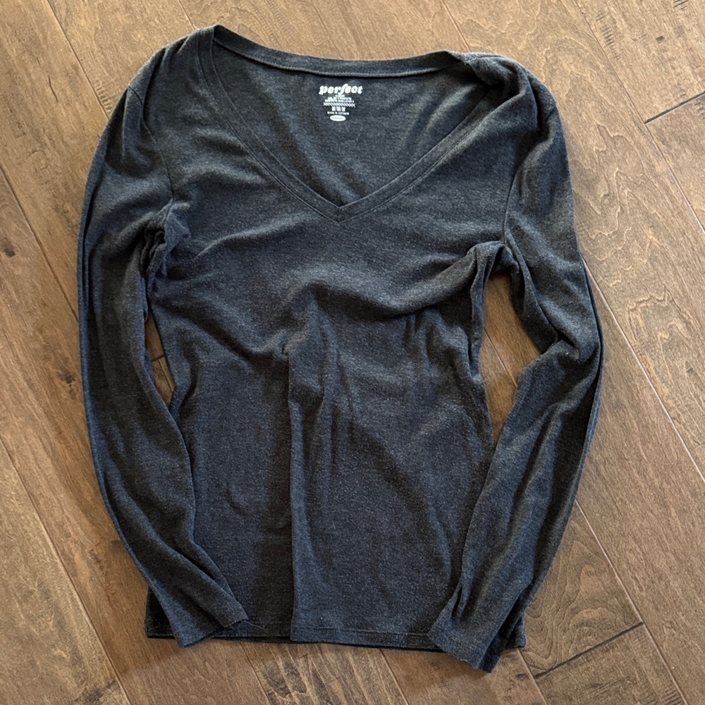 Deep V-Neck Long Sleeve Tee - Charcoal Gray
